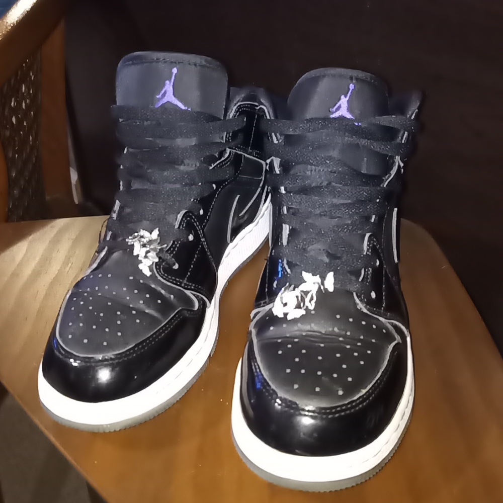 Nike Air Jordan Retro 1 Black high Tops & Charms 7 Youth or Womens 8.5